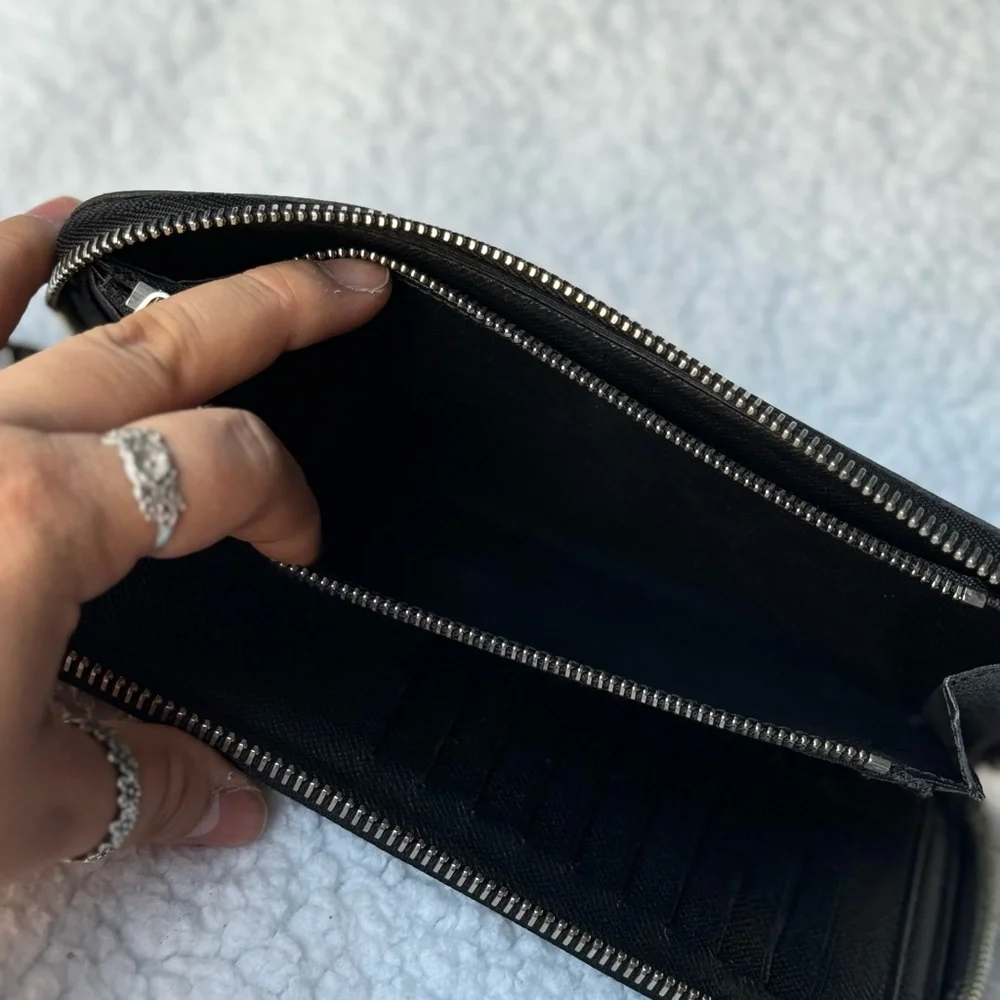 Authentic Black Damier Louis Vuitton Zippy Wallet